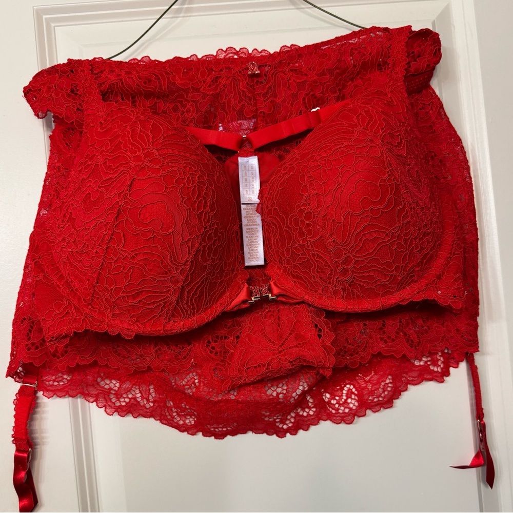 Savage X Fenty Red Lace 3 Piece Set (Bra, Panty, and Garter Belt)- 40DD/2X- New